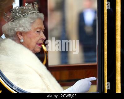 Fotografia della Regina Elisabetta II in arrivo per l'apertura statale del Parlamento nell'ottobre 2019. Elizabeth Alexandra Mary (1926-) Regina del Regno Unito e dell'altro regno del Commonwealth. Foto Stock