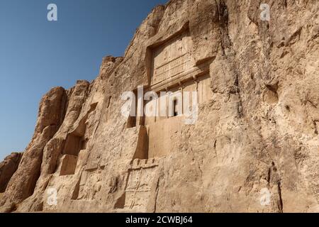 Fotografia di Naqsh-e Rostam, un'antica necropoli a nord-ovest di Persepolis, nella provincia di Fars, Iran Foto Stock