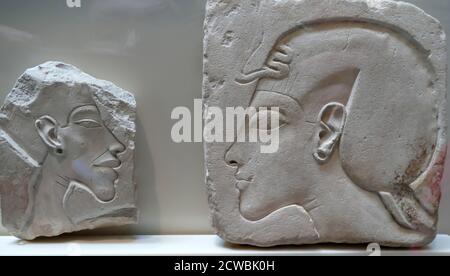 Stele raffigurante la regina Nefertiti e il re Akhenaten Foto Stock
