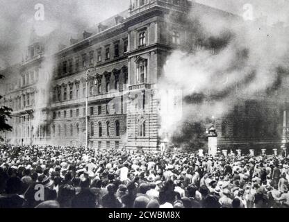 Foto in bianco e nero di Engelbert Dollfuss (1892-1934), cancelliere austriaco fino al suo assassinio, giacendo in stato nella sua bara. Foto Stock