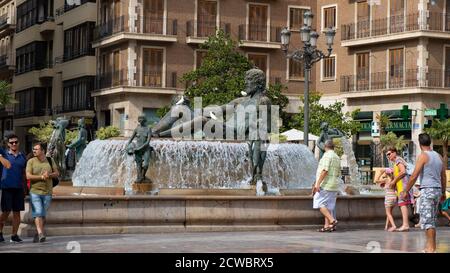 VALENCIA / SPAGNA - 07 AGOSTO 2019: Plaza de la Virgen, Fontana di Turia Foto Stock