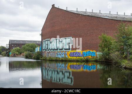 Typhoo Wharf sul Digbeth Branch Canal, Digbeth, Birmingham, è dove il tè è stato trasportato da Londra è quello di subire lo sviluppo in uso misto Foto Stock