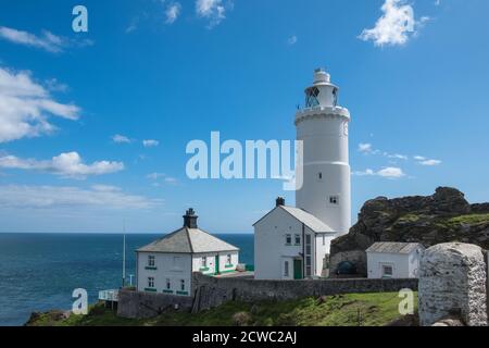 Inizia il faro di Point a Start Bay sul South West Coastal Path nella zona di South Hams di Devon, Regno Unito Foto Stock