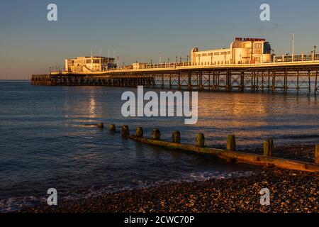 Inghilterra, West Sussex, Worthing, Worthing Beach e Pier Foto Stock