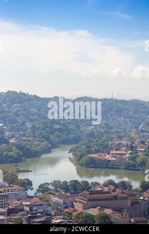 Sri Lanka, Kandy, vista del lago Kandy Foto Stock