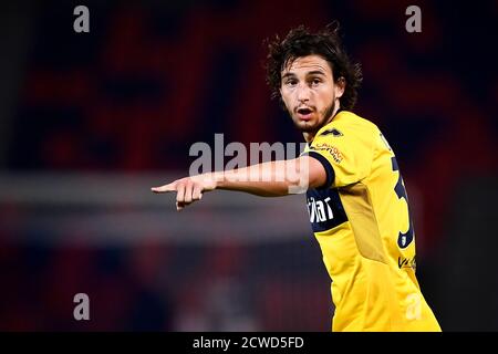 Bologna, Italia - 28 settembre 2020: Matteo Darmian di Parma Calcio gesti durante la Serie UNA partita di calcio tra Bologna FC e Parma Calcio. Il Bologna FC ha vinto 4-1 su Parma Calcio. Credit: Nicolò campo/Alamy Live News Foto Stock