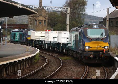 Direct Rail Services classe 68 treno per matracci nucleari trasportati in loco Arrivo alla stazione ferroviaria di Carnforth il 28 settembre 2020 Foto Stock