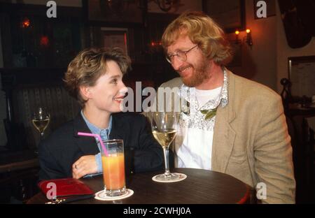 Frosch im Hals, Fernsehfilm, Deutschland 1990, Darsteller: Beate Jensen, Felix von Manteuffel Foto Stock