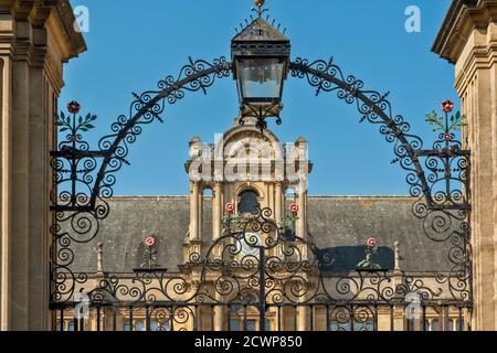 OXFORD CITY ENGLAND CANCELLO ORNATO DELL'ESAME DELL'UNIVERSITÀ DI OXFORD SCUOLE Foto Stock