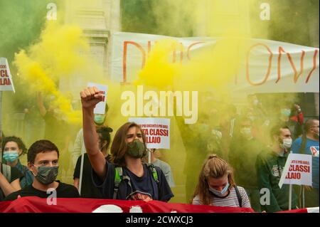 Roma, Italia, 25/09/2020: Gli studenti si radunano contro la politica italiana in materia di istruzione. © Andrea Sabbadini Foto Stock