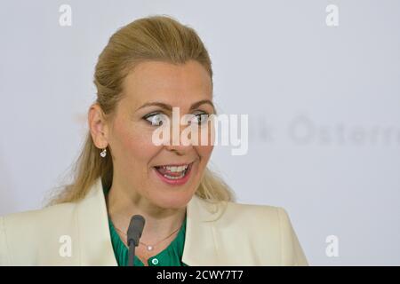 Vienna, Austria. 30 settembre 2020. Consiglio dei ministri del Governo federale presso la Cancelleria federale. La foto mostra Christine Aschbacher, Ministro federale del lavoro, della famiglia e della gioventù. Foto Stock