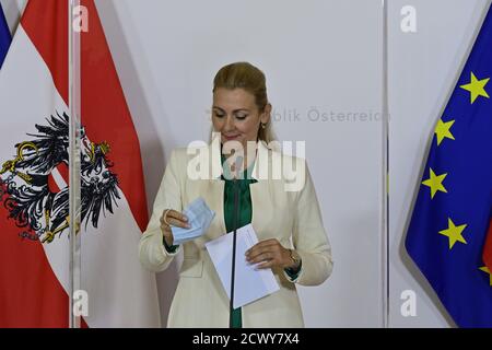 Vienna, Austria. 30 settembre 2020. Consiglio dei ministri del Governo federale presso la Cancelleria federale. La foto mostra Christine Aschbacher, Ministro federale del lavoro, della famiglia e della gioventù. Foto Stock