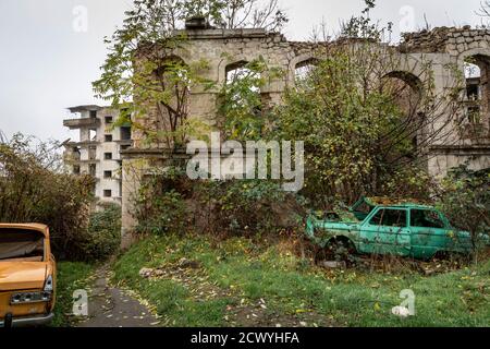 Vista della città e distruzione a Susa dagli anni della guerra. Susa, vicino villaggio di Nagorno-Karabakh capitale Stepanakert. La Repubblica del Caucaso è combattuta tra Armenia e Azerbaigian. Foto Stock