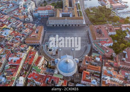 Piazza del Plebiscito, veduta aerea, alba mozzafiato, Napoli | Napoli Foto Stock