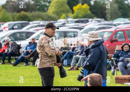 Il vecchio operaio, Bedfordshire, Regno Unito, ottobre 6, 2019. Fotografo di scatto a un air show.Il giorno della corsa di Shuttleworth. Foto Stock