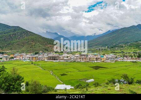 Vista panoramica della città di Paro, Bhutan Foto Stock