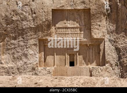 La tomba del re Achemenide Dario i (Dario il Grande) a Naqsh-e Rustam vicino Persepolis, Shiraz, Iran, Shiraz, Iran Foto Stock