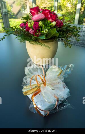 Natur, Pflanzen, Blumen, Blumenstrauss, Geburtstag, Geburtstagsstrauss, Geschenk, Geburtstagsgeschenk Foto Stock