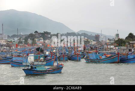 Barche da pesca, porto di Nha Trang, Vietnam Foto Stock