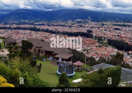 Cuenca, Ecuador - Vista panoramica da Mirador de Turi Foto Stock