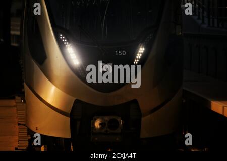 La metropolitana di Doha è uno dei treni senza conducente più veloci del mondo che viaggiano a una velocità superiore a 100 km/h, Foto Stock