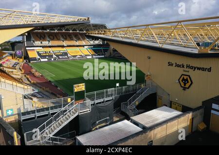 Una vista aerea del Molineux Stadium casa di Wolverhampton Wanderers a Wolverhampton. Foto Stock