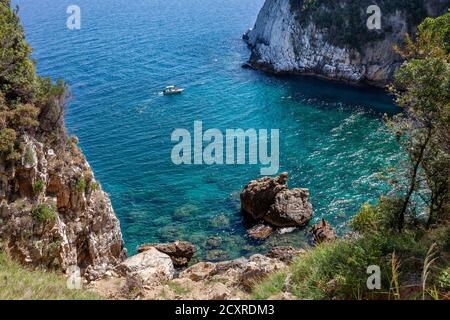 Spiagge della Grecia, spiaggia di Fakistra dall'alto, monte Pelion, distretto di Volos Foto Stock