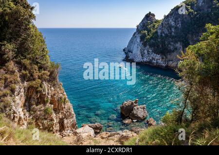 Spiagge della Grecia, spiaggia di Fakistra dall'alto, monte Pelion, distretto di Volos Foto Stock