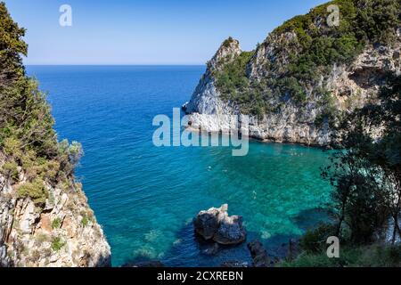 Spiagge della Grecia, spiaggia di Fakistra dall'alto, monte Pelion, distretto di Volos Foto Stock