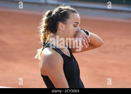 Parigi, Francia. 01 Ottobre 2020. Roland Garros Paris French Open 2020 Day 5 011020 Clara Burel (fra) vince la seconda partita Credit: Roger Parker/Alamy Live News Foto Stock