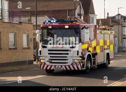 Fuoco motore su chiamata fuori velocità lungo mare avanti in Redcar Cleveland Foto Stock