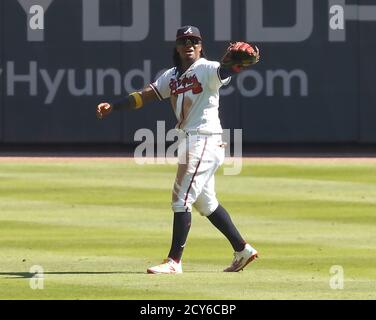 Atlanta, Stati Uniti. 01 Ottobre 2020. Atlanta Braves Ronald Acuna, Jr. Festeggia dopo aver vinto il gioco 2 della serie Wild Card della National League al Truist Park di Atlanta giovedì 1 ottobre 2020. I Braves avanzavano alla National League Divisional Series dopo aver sconfitto i Cincinnati Reds 5-0. Foto di Tami Chappell/UPI Credit: UPI/Alamy Live News Foto Stock