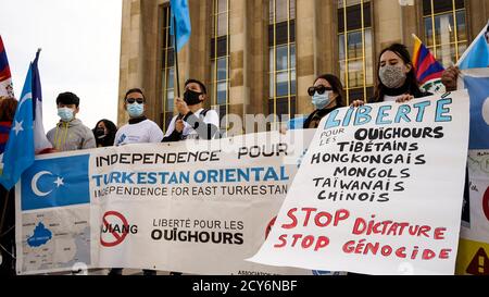 Tibetano, uigur, taiwanese, Hong Konger, Mongoliano del Sud, E gli attivisti cinesi hanno osservato la ‘Giornata Mondiale d’azione’ a Place de la Bastille a Parigi per boicottare le imminenti e controverse Olimpiadi invernali di Pechino previste per il 2022 febbraio, Parigi, il 23 giugno 2021 Foto Stock