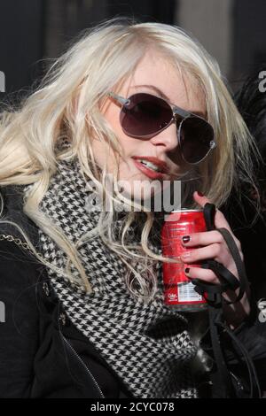 Taylor Momsen sul set della CW 'Gossip Girl' a New York City l'8 febbraio 2010. Foto: Henry McGee/MediaPunch Foto Stock