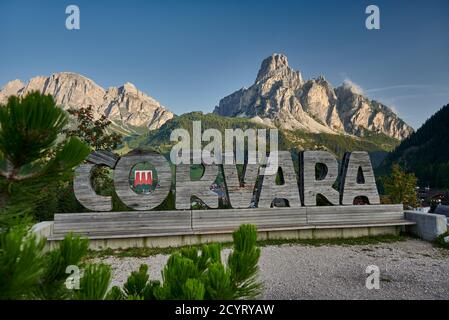 Vista sul Monte Sassongher, Kurfar, Corvara in Badia, Alto Adige, Italia Foto Stock