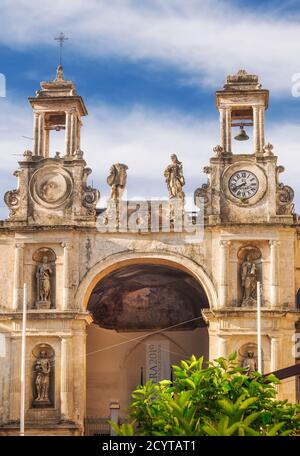 Torre dell'orologio di Palazzo del sedile su Piazza del sedile, Matera, Italia Foto Stock