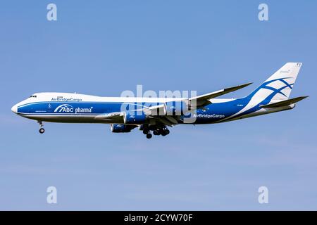 Air Bridge Cargo Landing presso l'aeroporto East Midlands Foto Stock