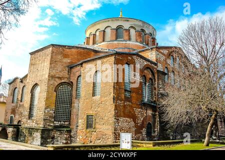 Chiesa di Hagia Irene (Aya Irini) nel parco del Palazzo Topkapi. Istanbul, Turchia Foto Stock