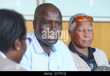 Il 17 maggio 2019, il maggiore generale Francis Okello e il maggiore generale Fidza Dludlu, in rappresentanza della divisione operazioni di supporto alla pace dell'Unione africana, hanno visitato i soldati dell'AMISOM feriti all'ospedale Mater Misericordiae di Nairobi, Kenya, con la Prof. Martine Makanga, direttore dei servizi medici dell'ospedale. Foto Stock