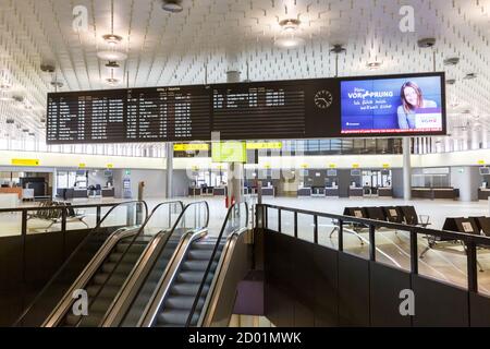 Hannover, Germania - 9 agosto 2020: Aeroporto di Hannover Hanover, HAJ Terminal B in Germania. Foto Stock