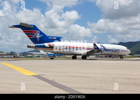 Sint Maarten, Antille Olandesi - 16 settembre 2016: AmeriJet International Boeing 727-200F aereo all'aeroporto di Sint Maarten nei Paesi Bassi An Foto Stock