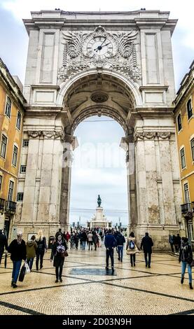 Augusta Street Trionphal Arch nella Piazza del Commercio (Praca do Comercio). Lisbona, Portogallo Foto Stock