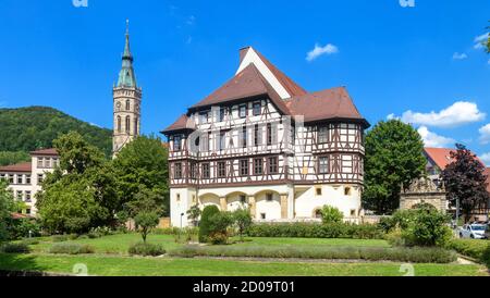 Residenza del Castello (Residenzschloss) o Palazzo residenziale a Bad Urach, Germania. Questo bellissimo castello è un punto di riferimento di Baden-Wurttemberg. Metà medievale- Foto Stock