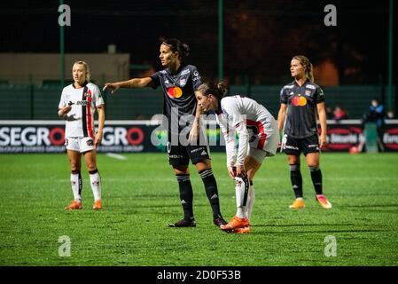 Dzsenifer Marozsan di Olympique Lyonnais e Lea le Garrec di FC Fleury durante il campionato francese delle donne D1 Arkema football Corrispondenza tra Fleury Foto Stock