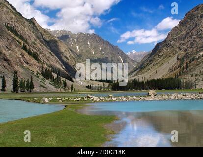 Il lago Mahodand è un lago situato nella parte alta di Usho Valle ad una distanza di circa 35 chilometri da Kalam Nel distretto di Swat di Khyber Pakhtunkhwa provin Foto Stock