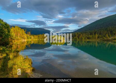 Ci sono tre laghi nella Valle di Naltar noto come Naltar Laghi o laghi Bashkiri ad altitudini comprese tra 3,050 e 3,150 metri Foto Stock