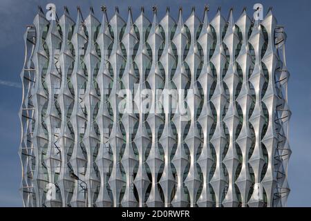 La parte esterna della nuova ambasciata degli Stati Uniti a Nine Elms, London, Regno Unito Foto Stock