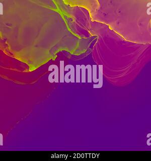 Inchiostro a base di alcool sfondo chiaro. I colori dell'inchiostro sono Foto Stock