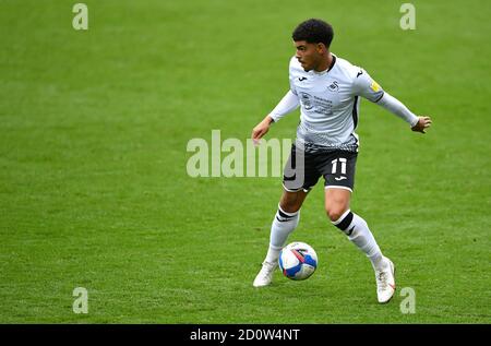 Morgan Gibbs-White di Swansea City durante la partita del campionato Sky Bet allo stadio Liberty di Swansea. Foto Stock