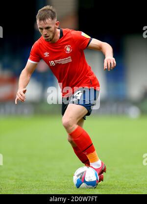 Luton Town's Rhys Norrington-Davies durante la partita del campionato Sky Bet a Kenilworth Road, Luton. Foto Stock